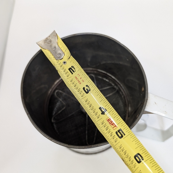 Vintage Atomic Metal Flour Sifter White with Red Black Diamond Pattern - Picture 13 of 13